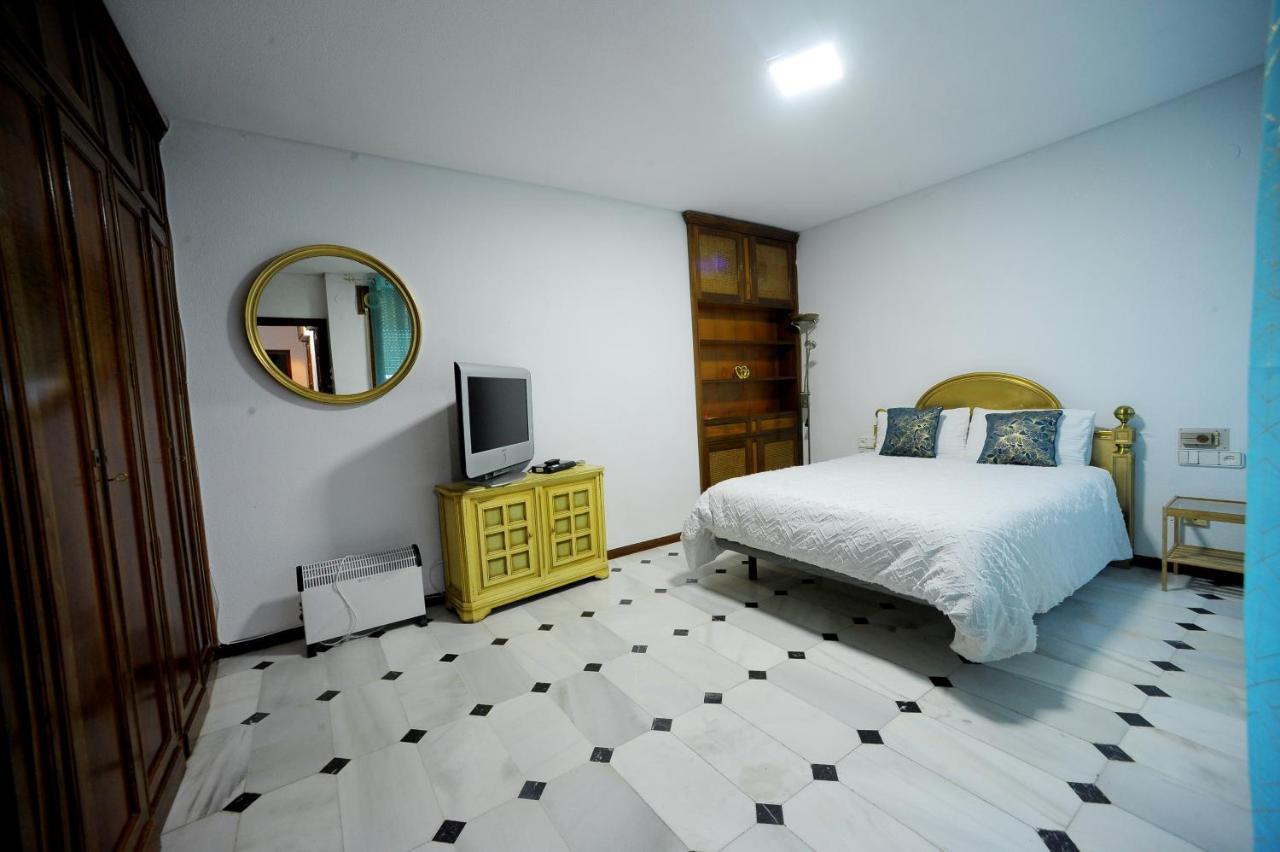 San Basilio'S Red House Bed & Breakfast Кордоба Екстериор снимка